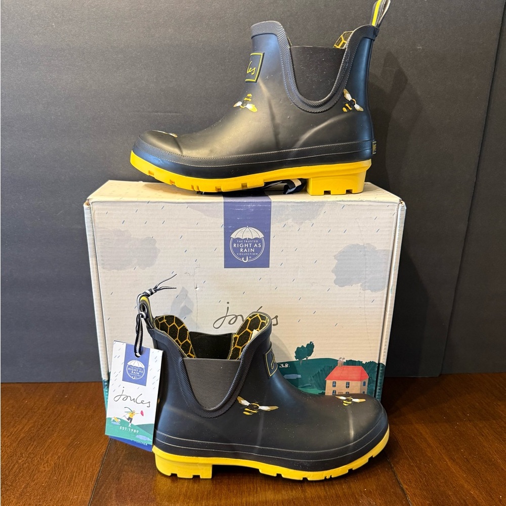 PRICE DROP!
WAS $50.  NOW $40. 
Joules Black & Yellow Bee-Accent Women’s